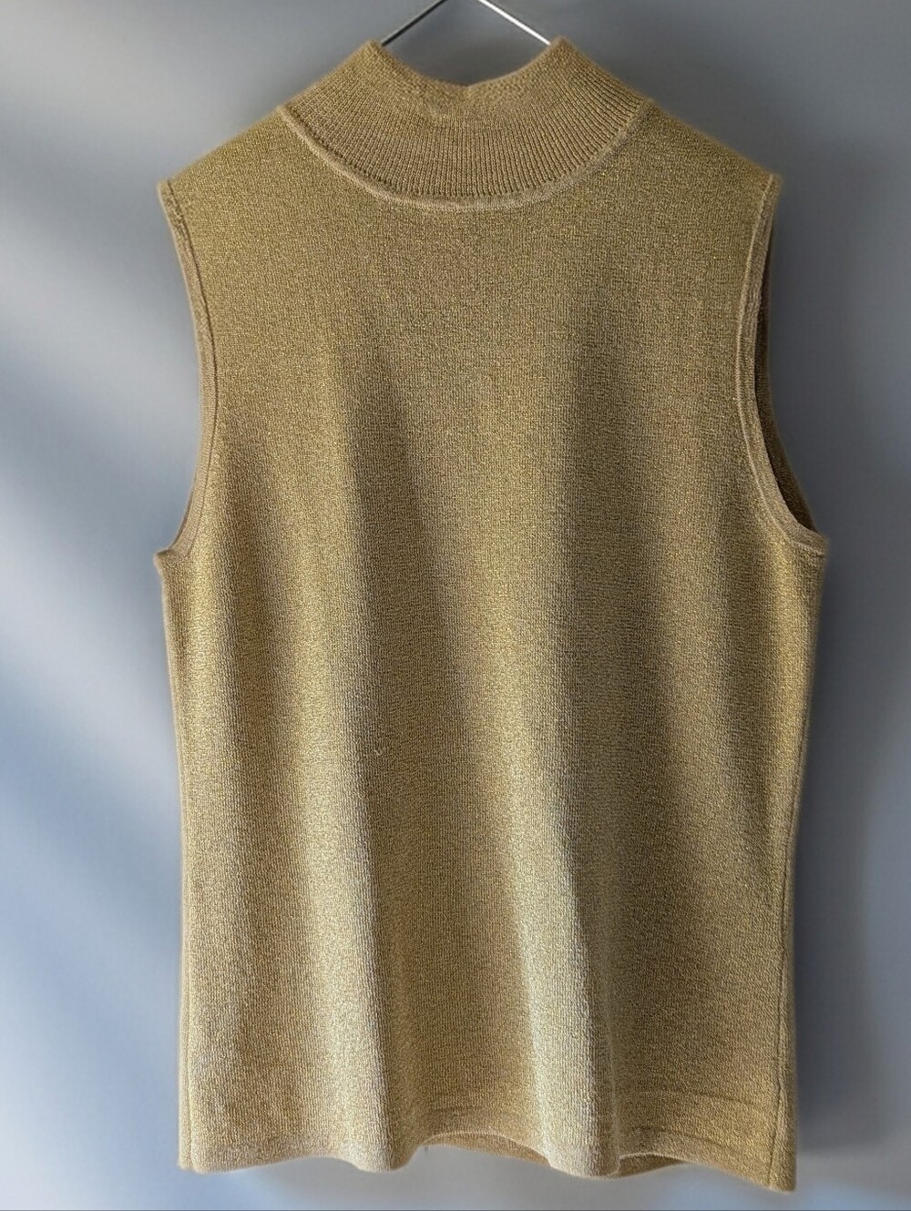 Vintage Versailles 56% Silk Gold Lurex Metallic Mock Neck Sleeveless Top M